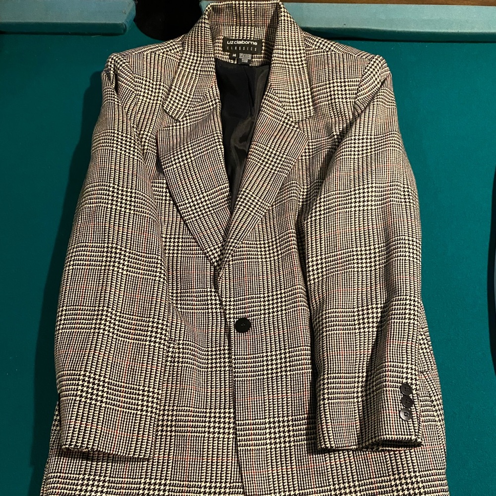 Women’s Suit Set w/ Skirt